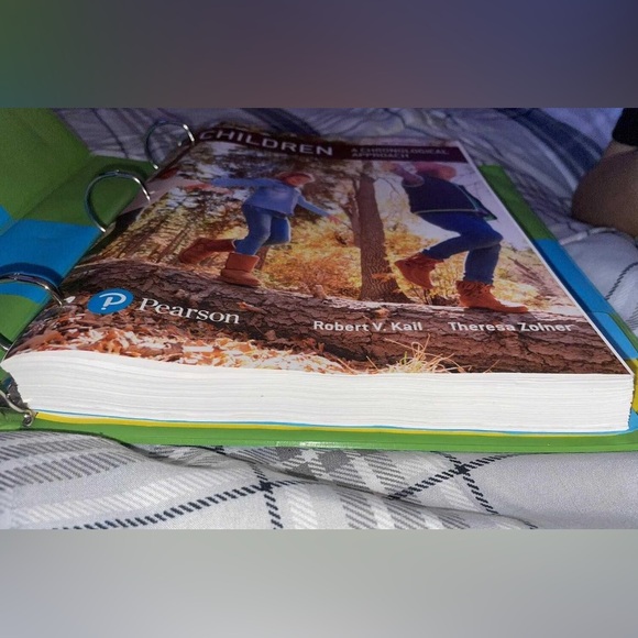 Children A Chronological Approach - Picture 2 of 2